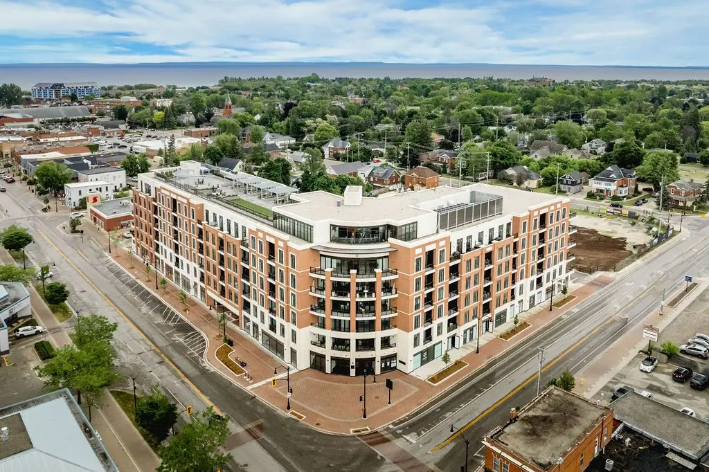 1 Hume ST #213, Collingwood, ON L9Y 0X3