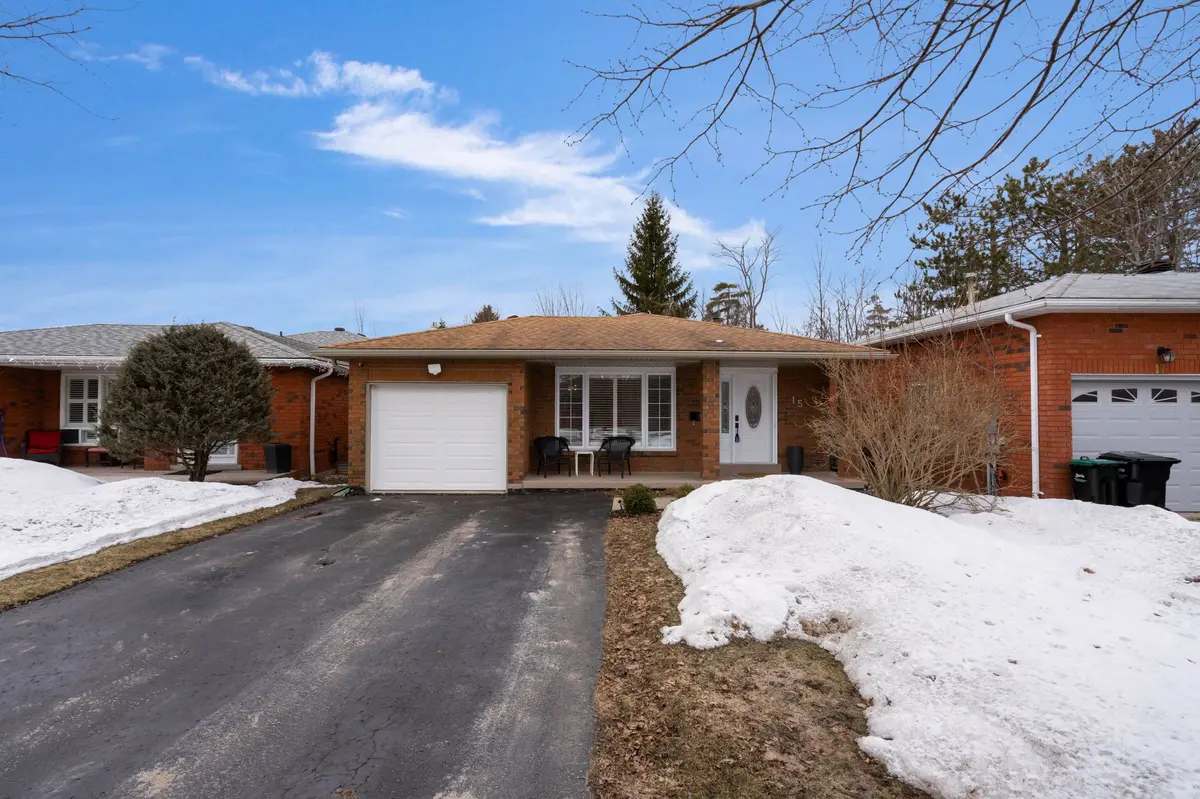 15 Buchanan ST, Barrie, ON L4M 6B7