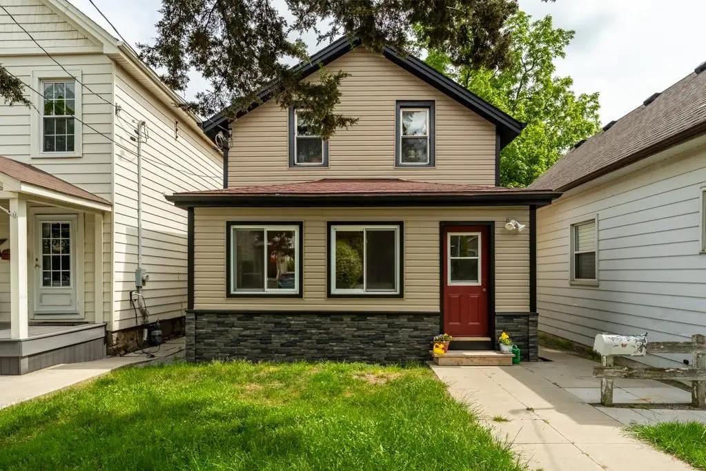 15 Adelaide ST, Grimsby, ON L3M 1X2