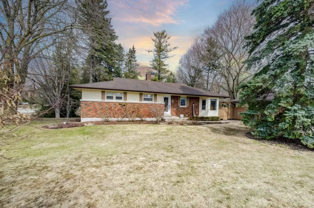 2 Mullen DR, Brockton, ON N0G 2V0