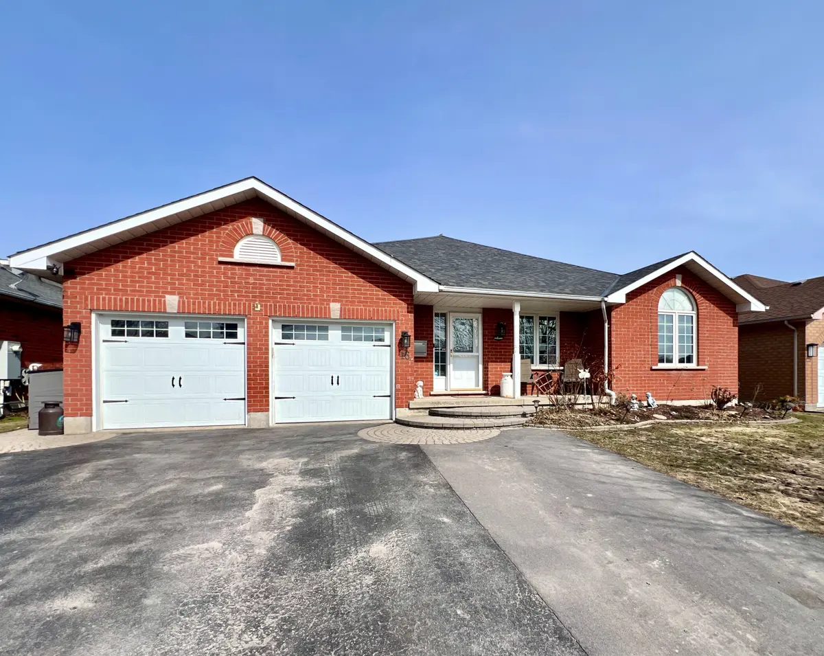 16 Hickory GRV, Belleville, ON K8N 5Y1