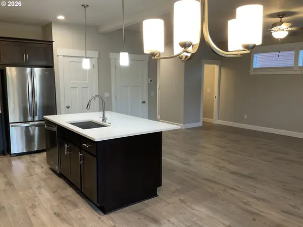 1018 NE REGAN HILL LOOP, Estacada, OR 97023