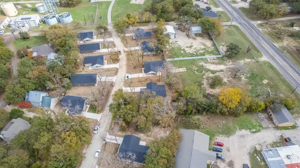 924 Woodland Drive, West Tawakoni, TX 75474