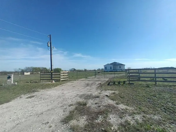 237 Barry Country Court, Barry, TX 75102