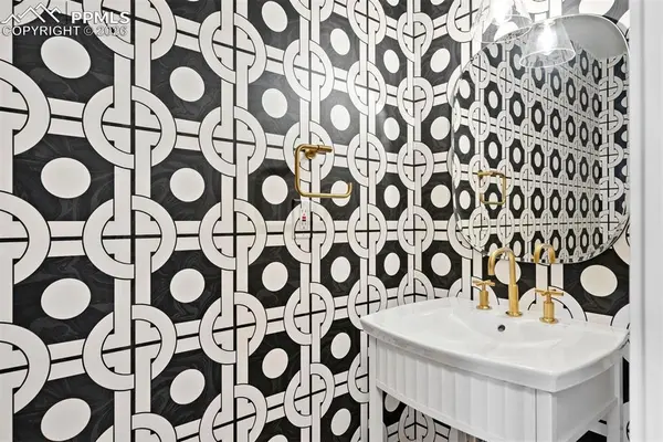 2231 Wood AVE, Colorado Springs, CO 80907