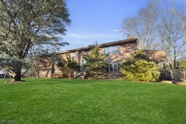 325 High St, Closter Boro, NJ 07624