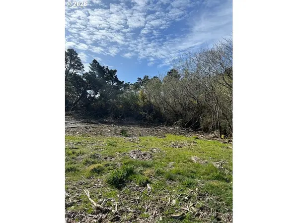 00 18th ST SW, Bandon, OR 97411