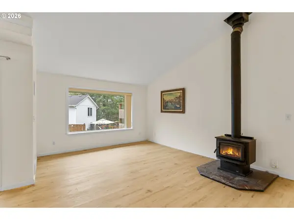 720 SW PIONEER CT, Willamina, OR 97396