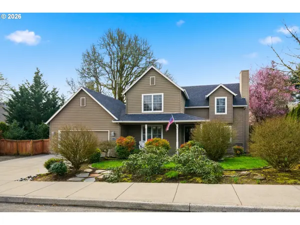 594 E 5TH ST, La Center, WA 98629