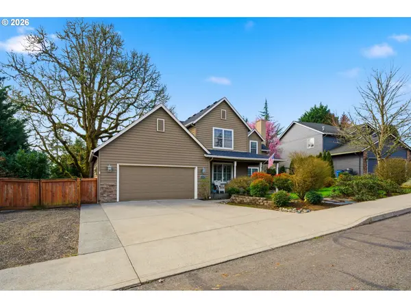 594 E 5TH ST, La Center, WA 98629