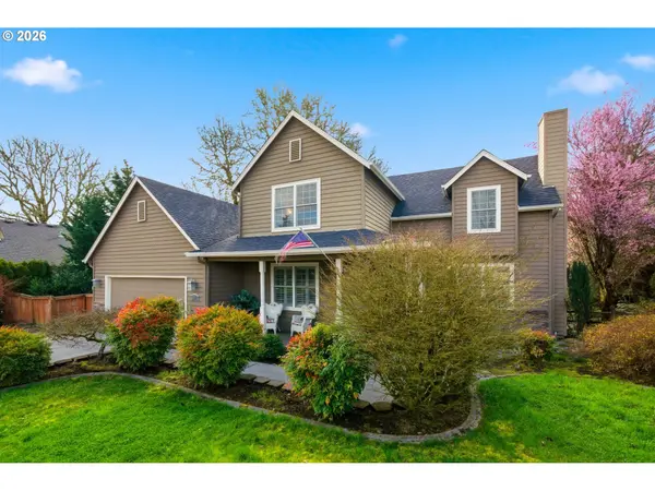 594 E 5TH ST, La Center, WA 98629