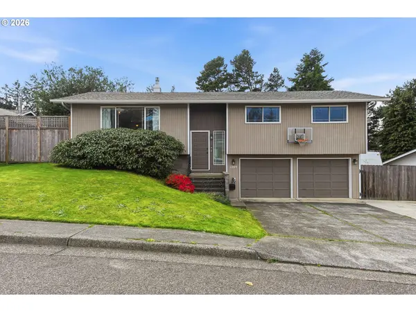 1289 FORD LN, North Bend, OR 97459