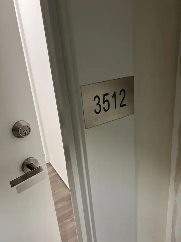 195 Redpath AVE #3512, Toronto C10, ON M4P 0E4