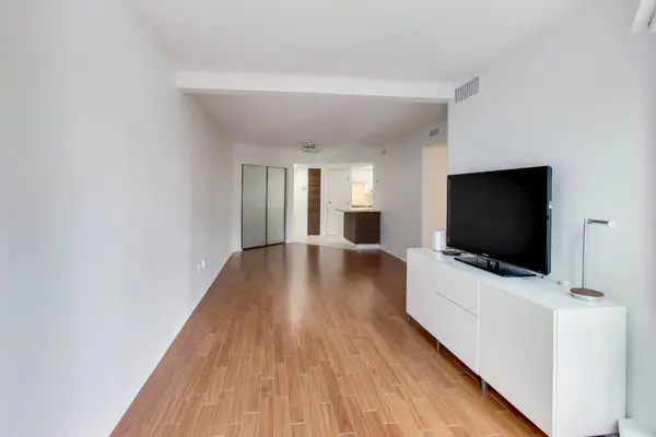 1001 Bay ST #1407, Toronto C01, ON M5S 3A6