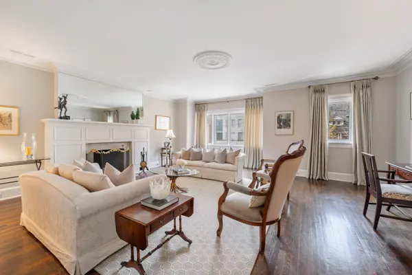 11A Clarendon AVE #2, Toronto C02, ON M4V 1H8