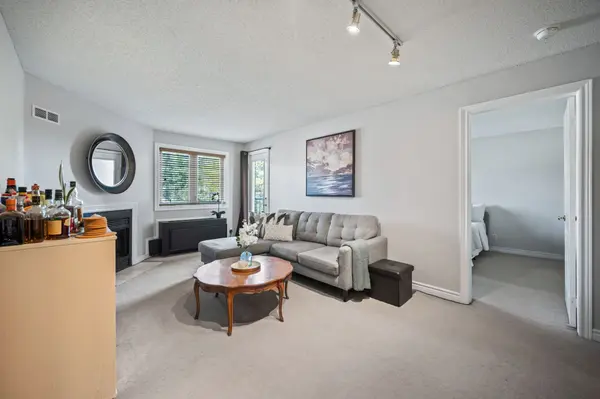 195 Lake Driveway N/A W #303, Ajax, ON L1S 7H7