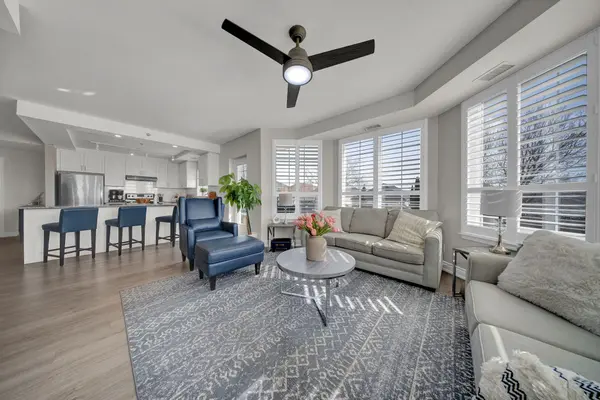 21 Brookhouse DR #210, Clarington, ON L1B 0V4