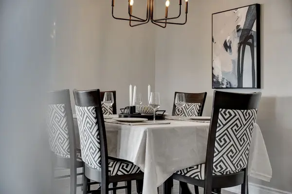 21 Brookhouse DR #210, Clarington, ON L1B 0V4