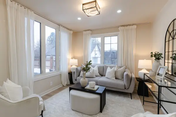 752 Douglas ST, Oshawa, ON L1H 5C7