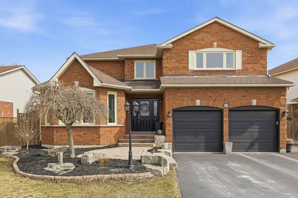 119 Robert Adams DR, Clarington, ON L1E 2C4