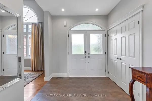 9 Apple Valley LN, Adjala-tosorontio, ON L0M 1J0