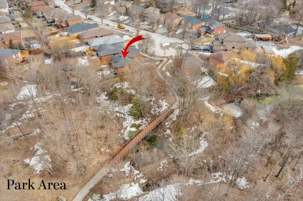 22 Margaret PL, Georgina, ON L4P 3X2