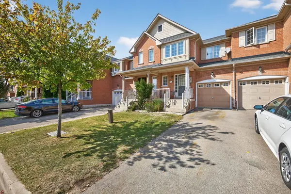 70 Burgess CRES, Newmarket, ON L3X 2T7