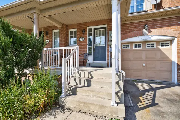 70 Burgess CRES, Newmarket, ON L3X 2T7