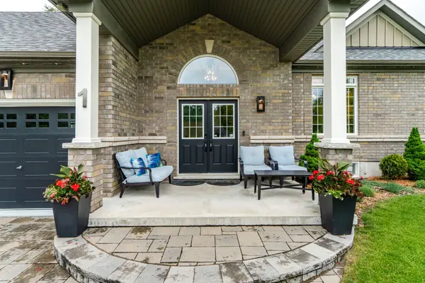 1 Topaz CT, Oro-medonte, ON L0L 2E0