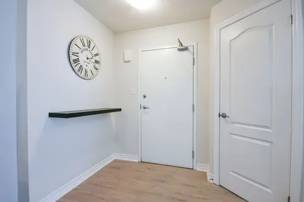 51 Ferndale DR S #5, Barrie, ON L4N 5W9