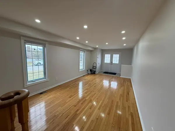 55 PEACHLEAF CRES, Brampton, ON L7A 2B4