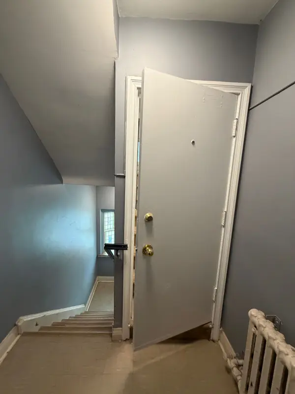 354 Annette ST #1, Toronto W02, ON M6P 1R5