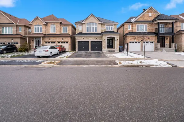 71 Skyvalley DR, Brampton, ON L6P 3B7