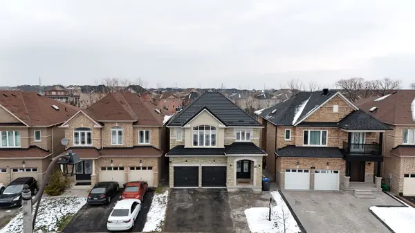 71 Skyvalley DR, Brampton, ON L6P 3B7