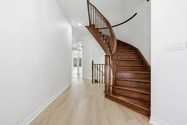 71 Skyvalley DR, Brampton, ON L6P 3B7