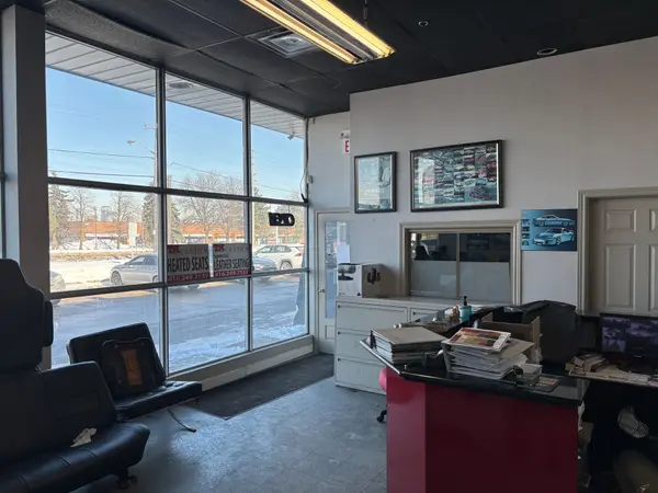 4271 Steeles AVE W, Toronto W05, ON M3N 1V7