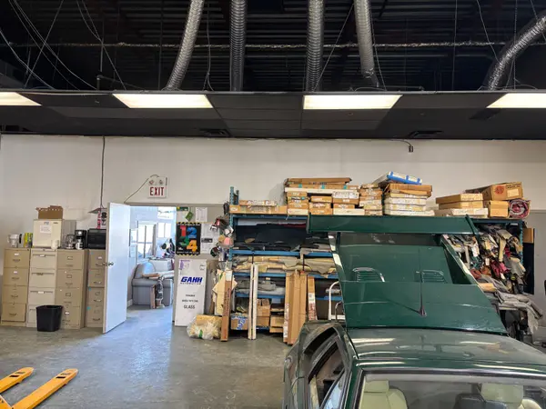 4271 Steeles AVE W, Toronto W05, ON M3N 1V7