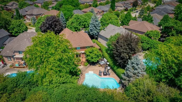 2293 Carpenters CIR, Oakville, ON L6M 3C6