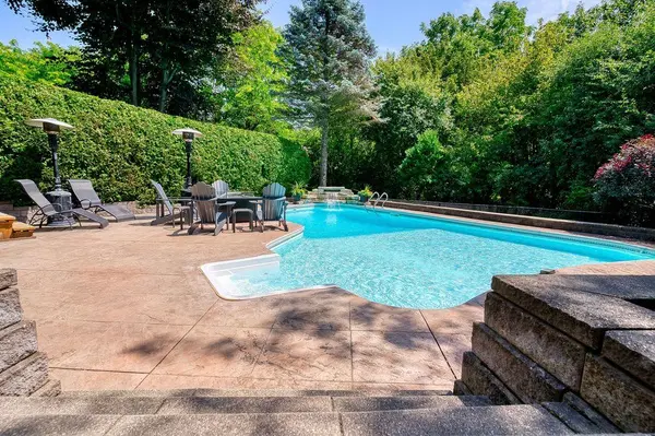 2293 Carpenters CIR, Oakville, ON L6M 3C6