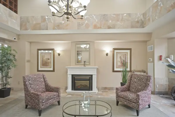 5 Lisa ST #407, Brampton, ON L6T 4T4