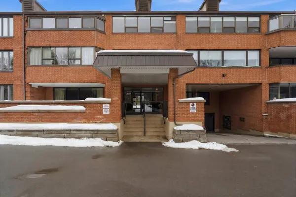 150 WILSON ST W #306, Hamilton, ON L8R 1E2