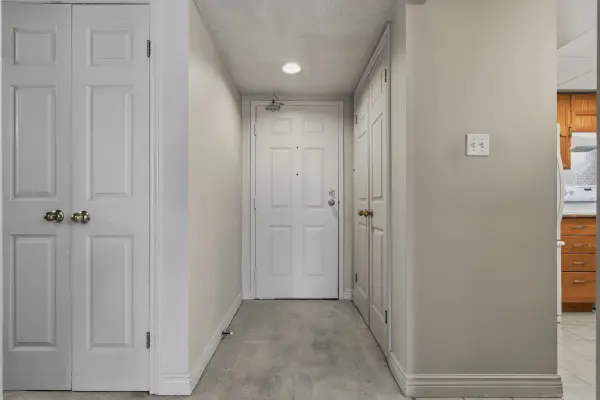 150 WILSON ST W #306, Hamilton, ON L8R 1E2