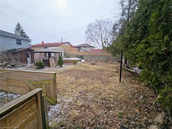 65 Brooklyne RD, Cambridge, ON N1R 1C6