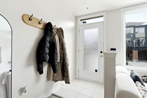 808 Kiniw Private, Manor Park - Cardinal Glen And Area, ON K1K 5A4