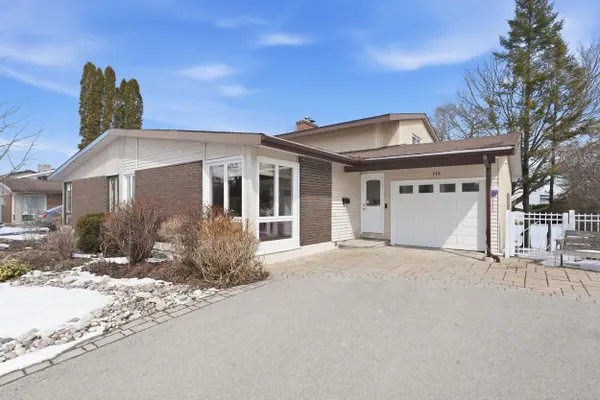 113 Benlea DR, Tanglewood - Grenfell Glen - Pineglen, ON K2G 3V3