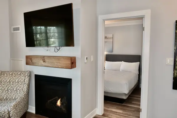 25 PEN LAKE POINT RD #216, Huntsville, ON P1H 1A9