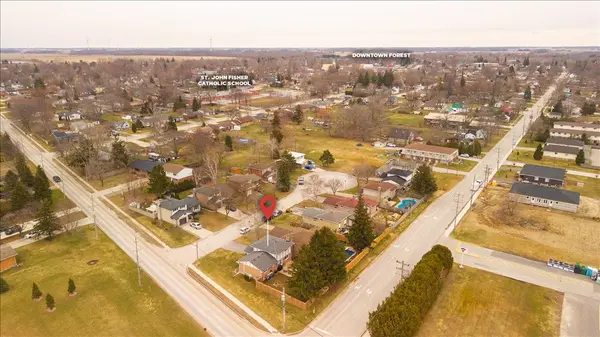 2 Juniper PL, Lambton Shores, ON N0N 1J0