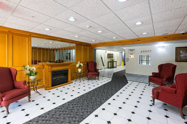 9 Bonheur CT #905, Brantford, ON N3P 1Z5