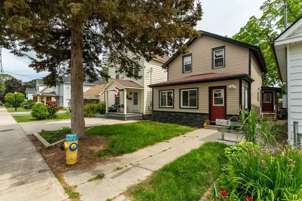 15 Adelaide ST, Grimsby, ON L3M 1X2