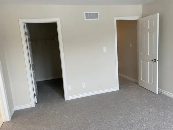 34 Nipigon ST, Belleville, ON K8N 0S8